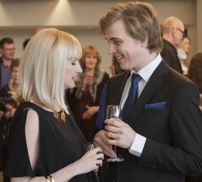Kabli Päikeseloojangu festivalil esinevad Evelin Samuel-Randvere ja Johan Randvere.