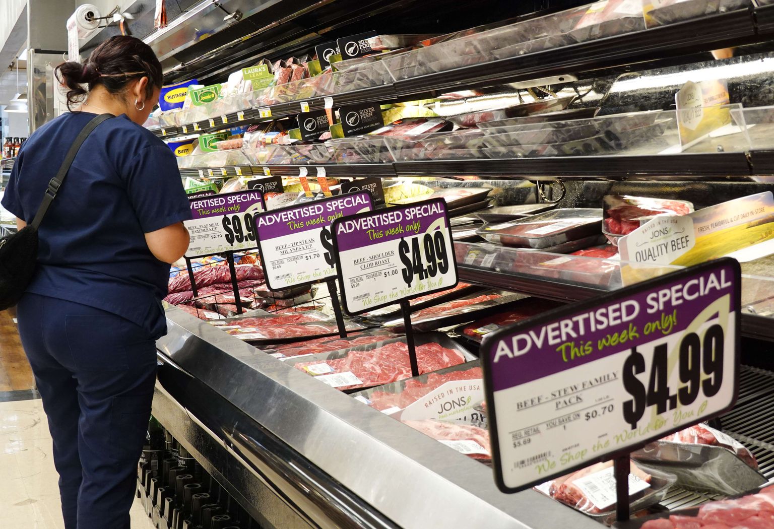 Toidupood Californias - kaupade ja teenuste inflatsioonimäär langes oktoobris USA-s 7,7 protsendini.