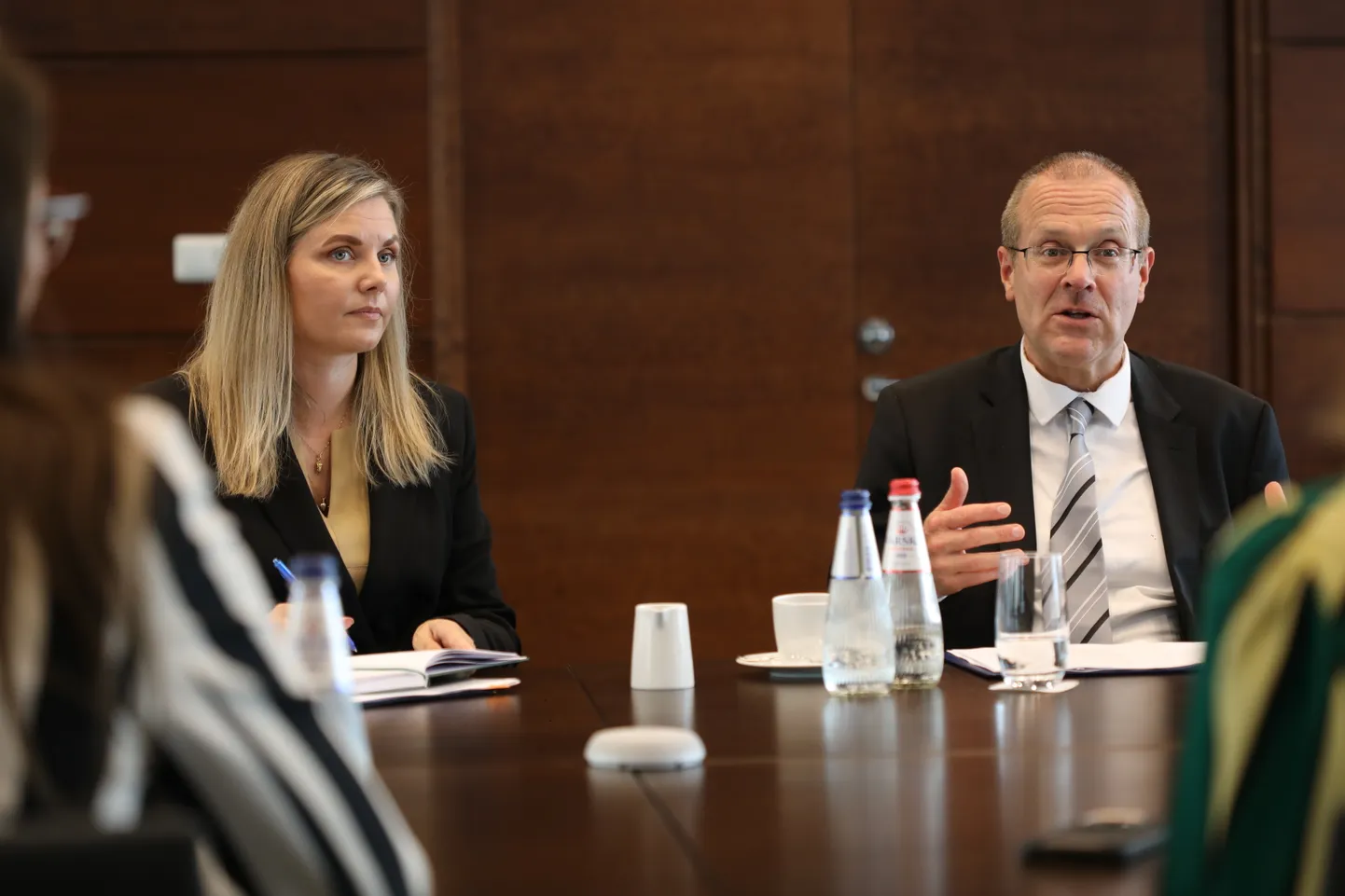 WHO Eesti juht Kristina Köhler ja WHO Euroopa piirkonna direktor Hans Kluge.