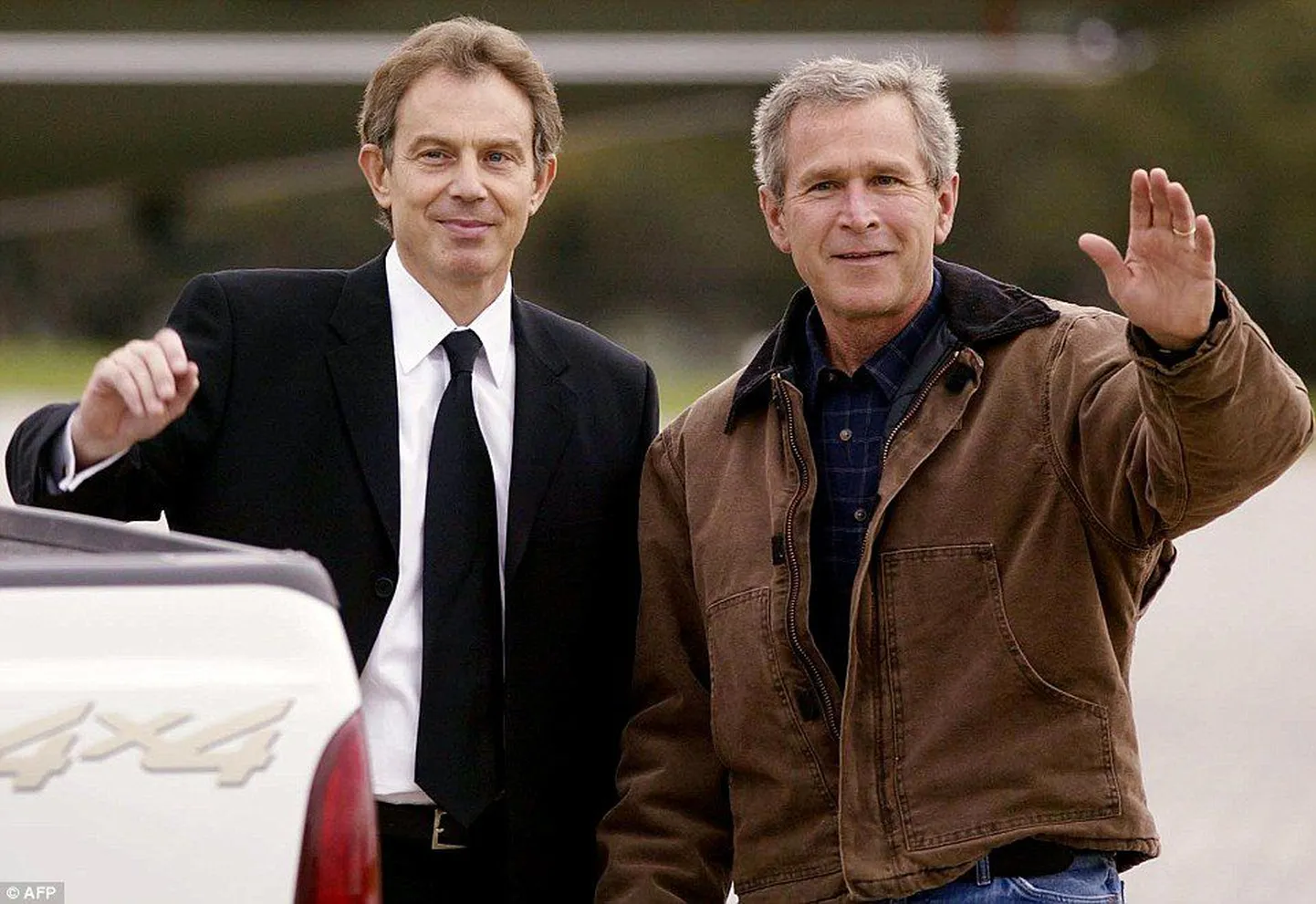 USA president George W. Bush ja Briti peaminister Tony Blair 2002. aastal Bushi rantšos Texases Iraagi küsimust kaalumas.