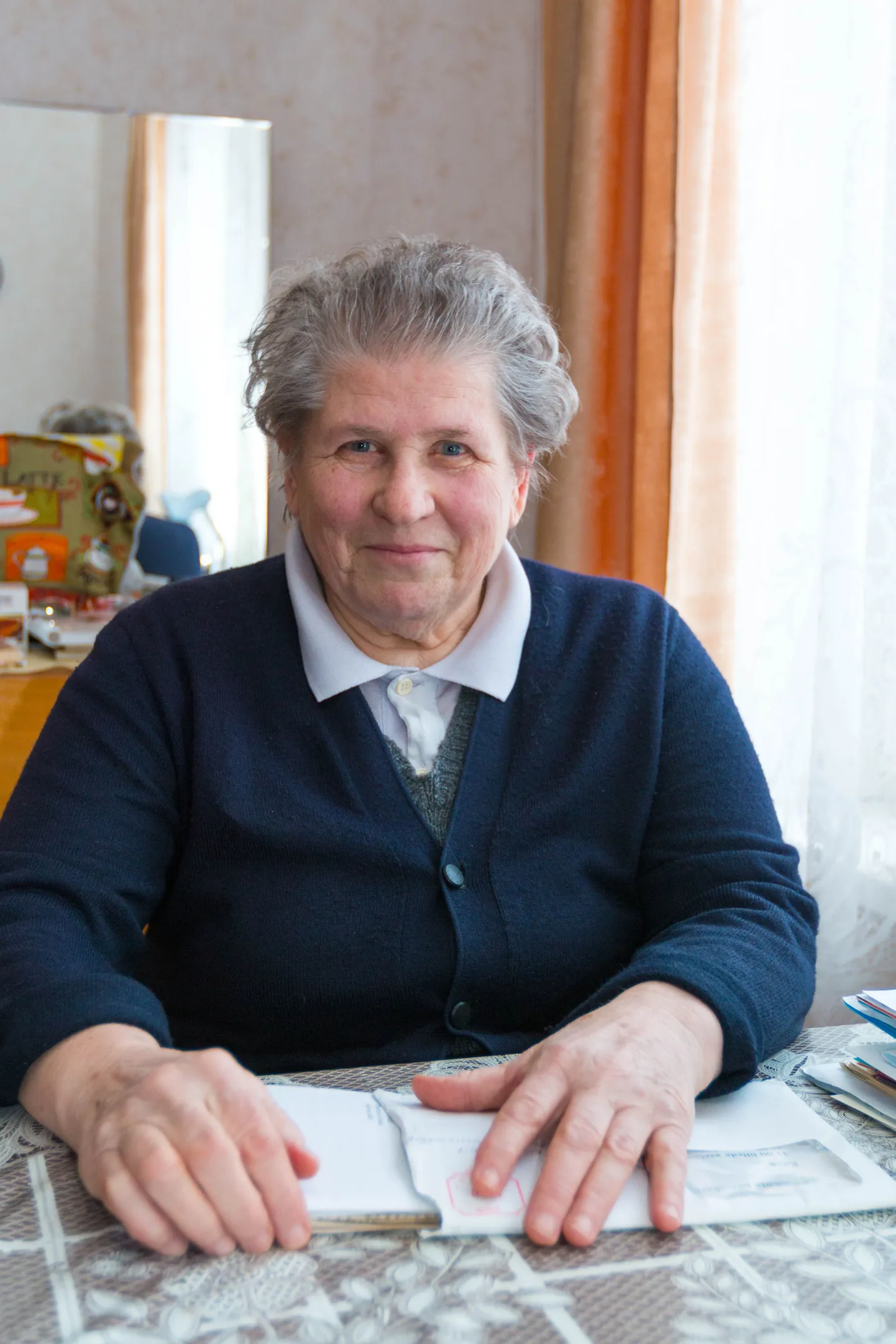 Mitmesuguseid mälestusi on Ellen Polujanoval palju. Näiteks on tal kogutud ka neid ajaleheartikleid, mille ta kas ise kirjutanud on või kus on temast kirjutatud.