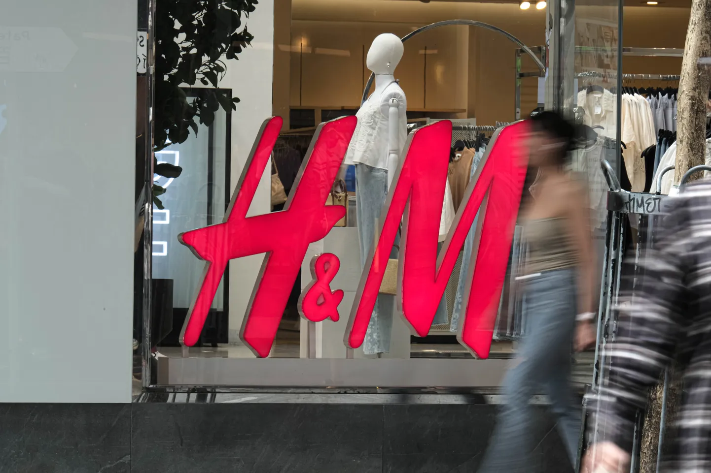 H&M ликвидирует российский бизнес.