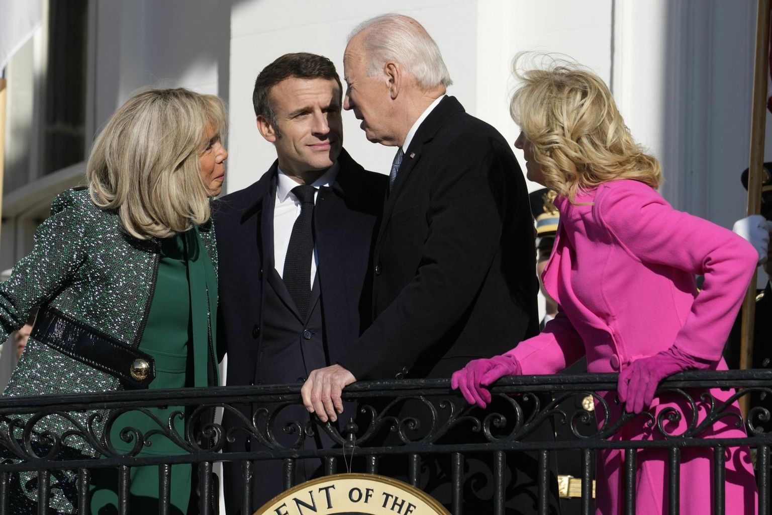 Vaskault: Prantsusmaa esileedi Brigitte Macron ja president Emmanuel Macron ning Ameerika Ühendriikide president Joe Biden ja esileedi Jill Bidel eile Washingtonis.