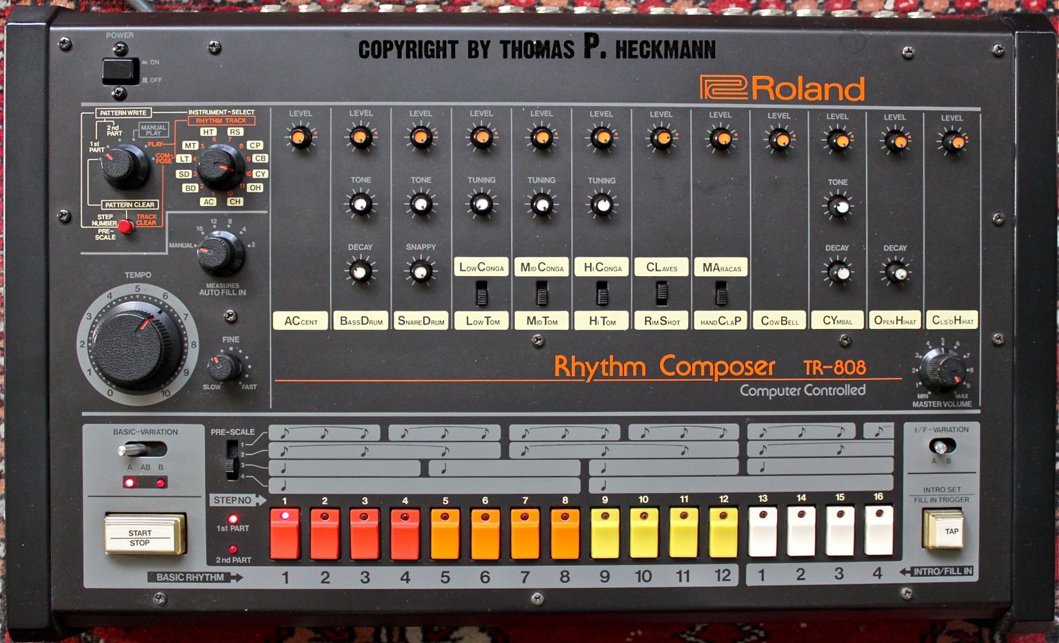 Trummimasin Roland TR-808