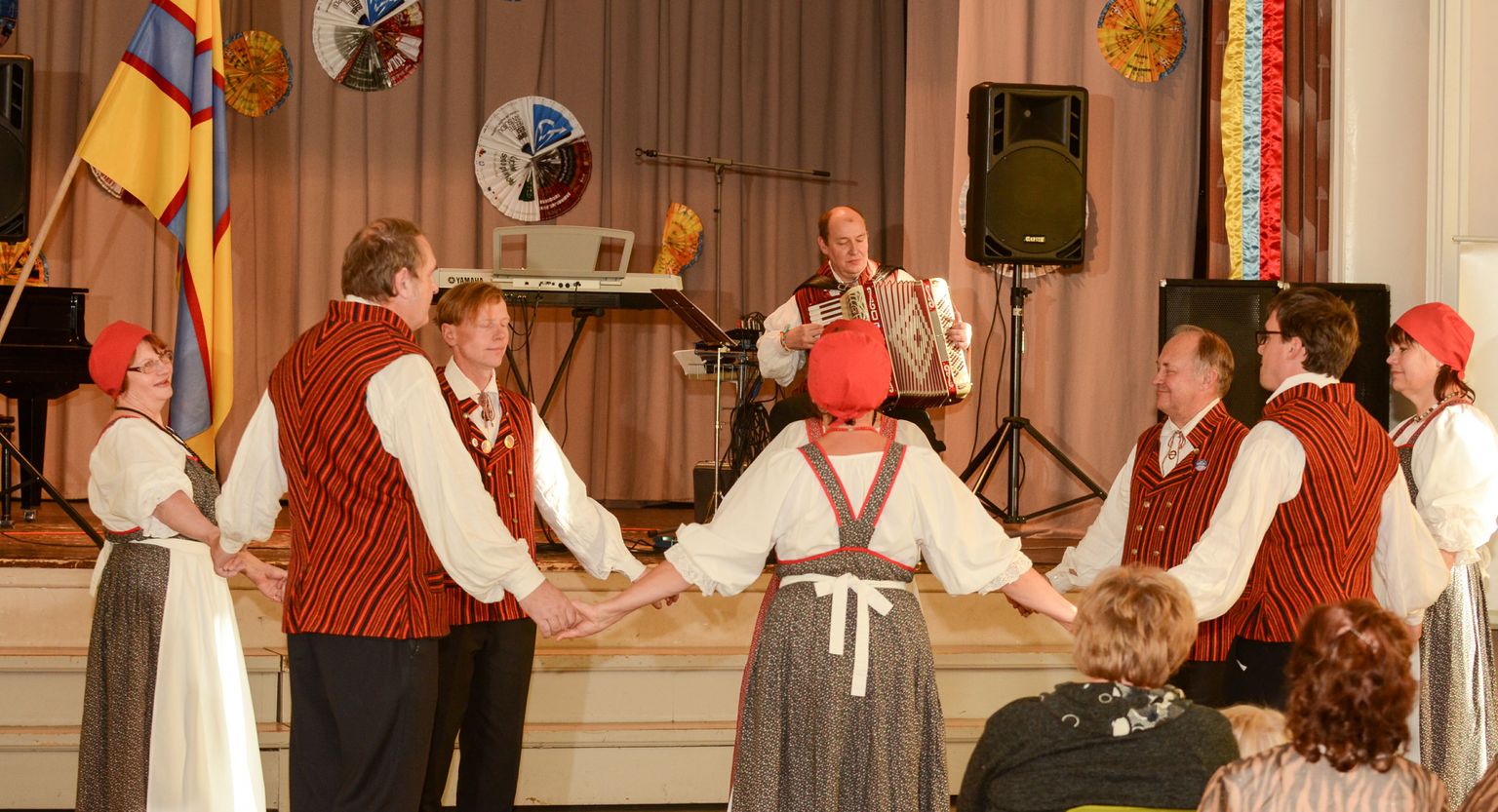 Pärnus on kohalike hõimupäevade korraldajaks äsja oma 25 aastapäeva tähistanud Ingerisoomlaste kultuuriselts.