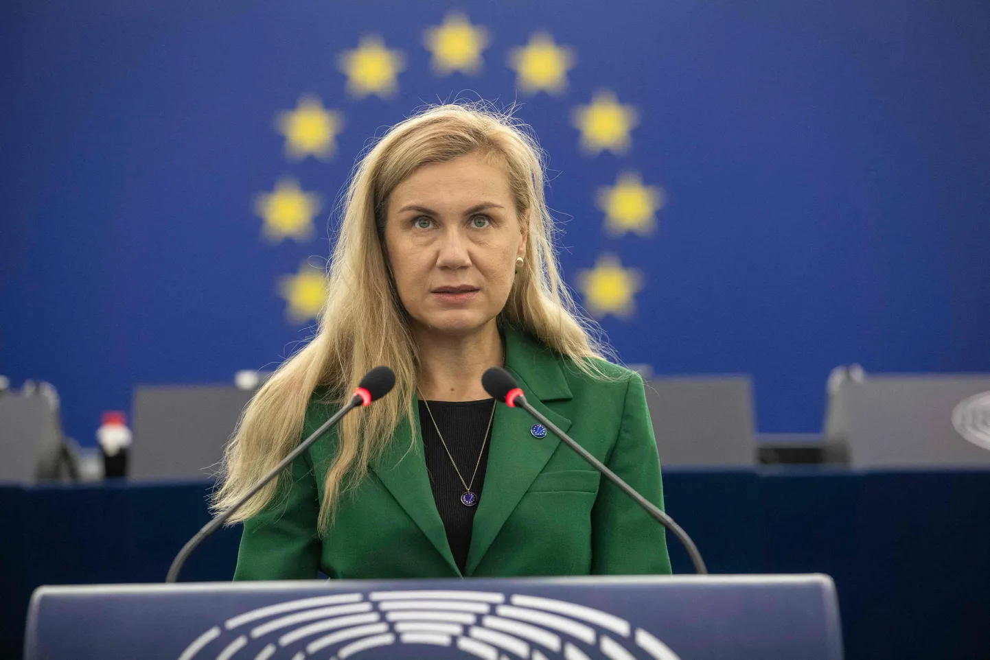 Euroop Komisjoni energiavoliniku Kadri Simsoni sõnul on hinnatõusu kontekstis oluline kaitsta haavatavaid tarbijaid ja toetada Euroopa firmasid.