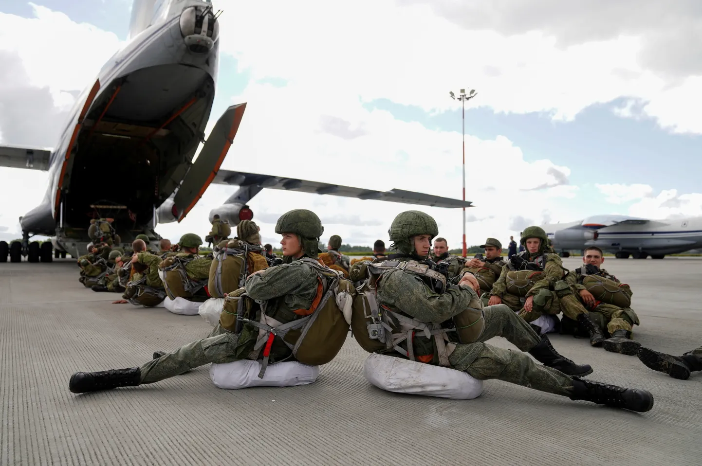 Krievijas karavīri piedalās mācības "Zapad"