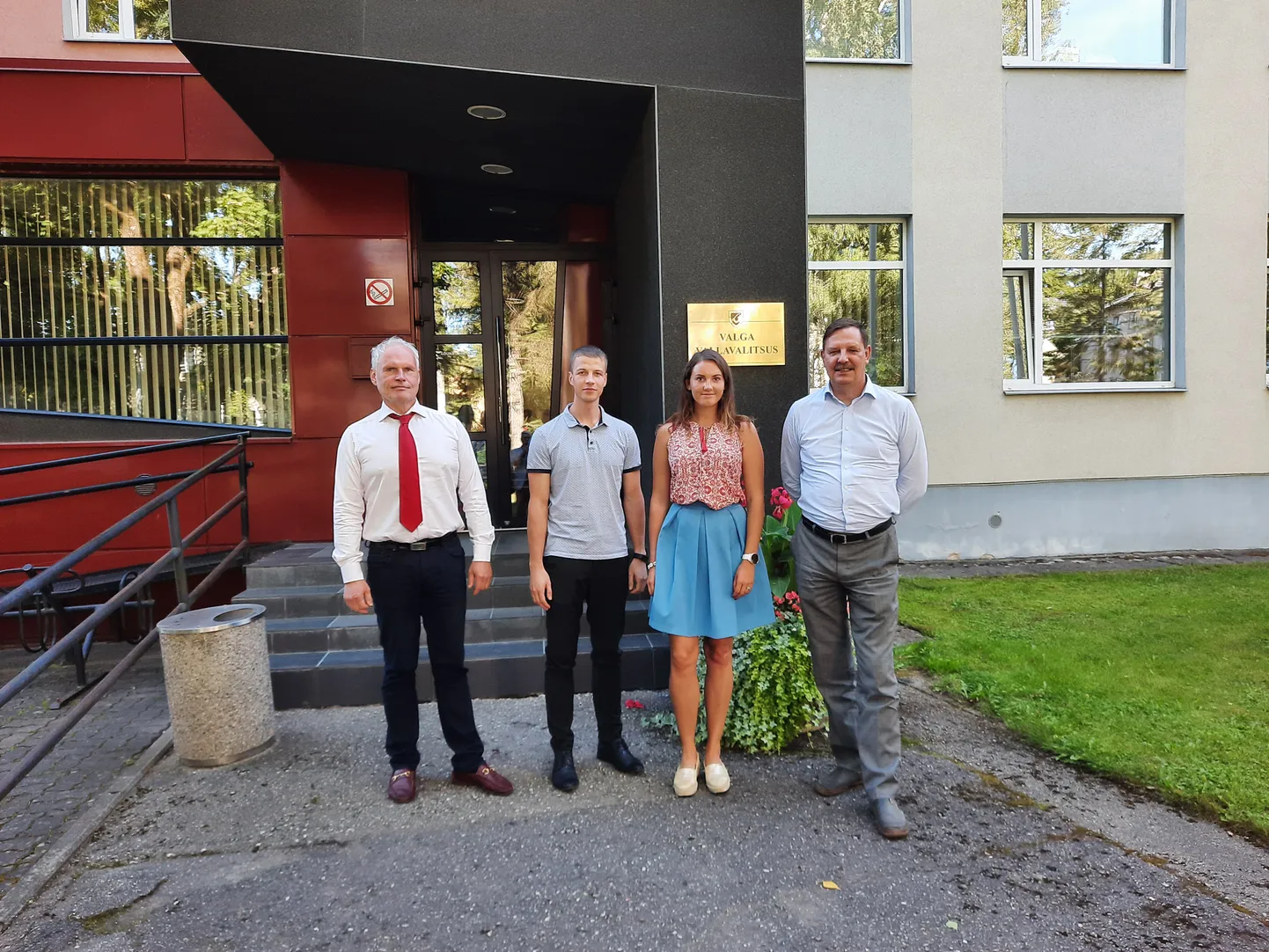 Valga asevallavanemad Toomas Peterson (vasakult) ja Mati Kikkas, vallavanem Ester Karuse ning majandus- ja taristuminister Taavi Aas arutasid peamiselt kohalike teede olukorda.
