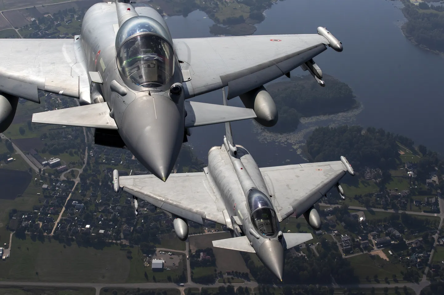 Hävitajad Eurofighter Typhoon Leedu kohal.