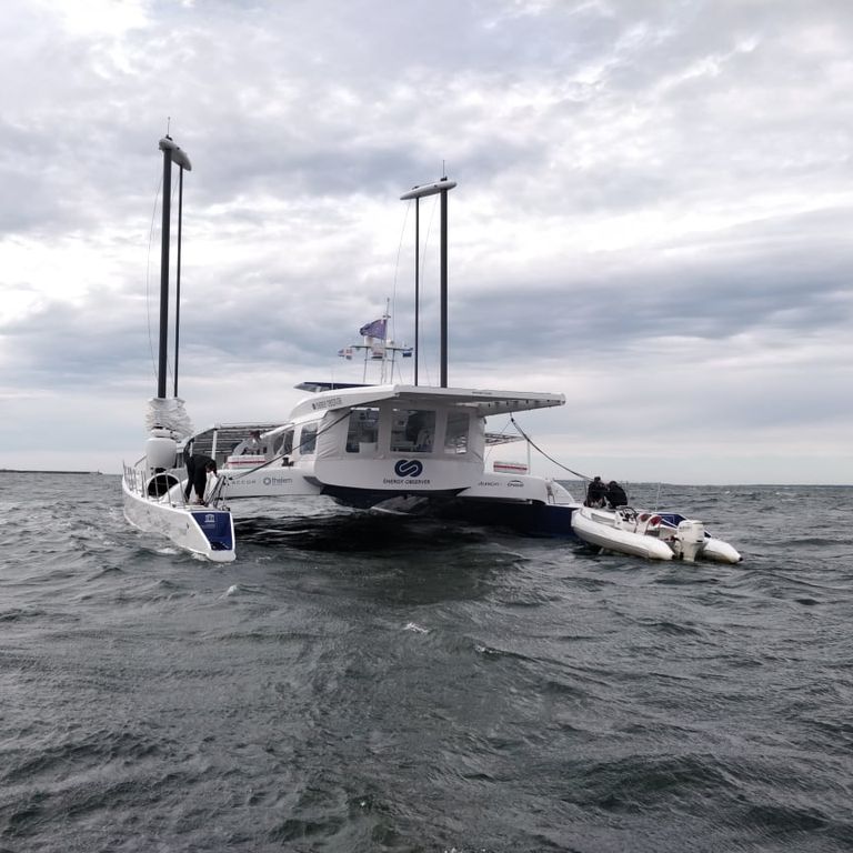 Vesinikkütusel laev Energy Observer läheneb Tallinna Lennusadamale