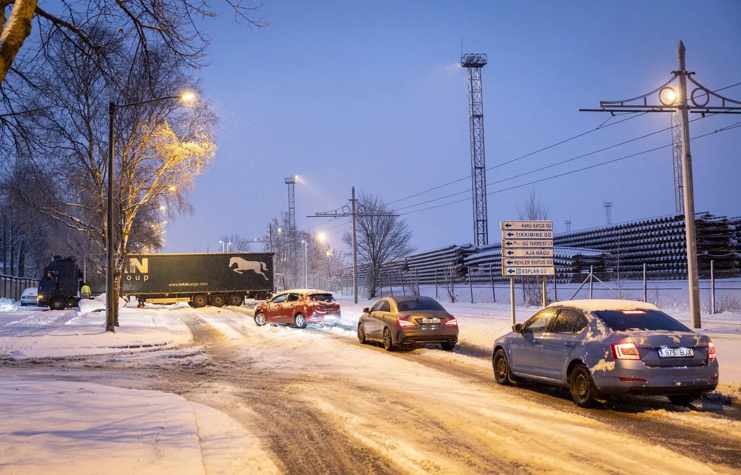 Hommik Tallinnas peale suurt lumesadu.