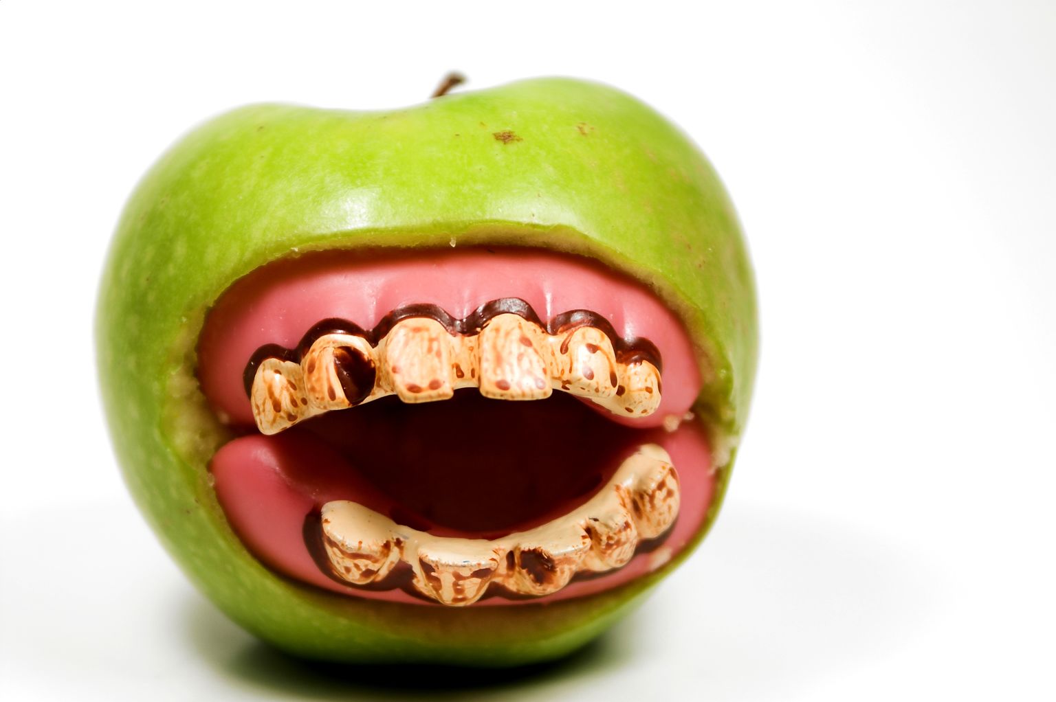 Страшные гнилые зубы у детей