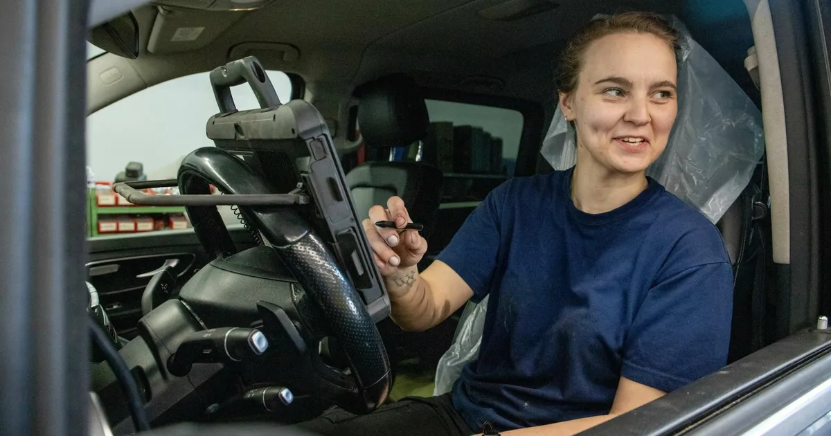 OTSITE TÖÖD? Asuge ametisse autotehniku, juristi, landimeistri, päästja ...