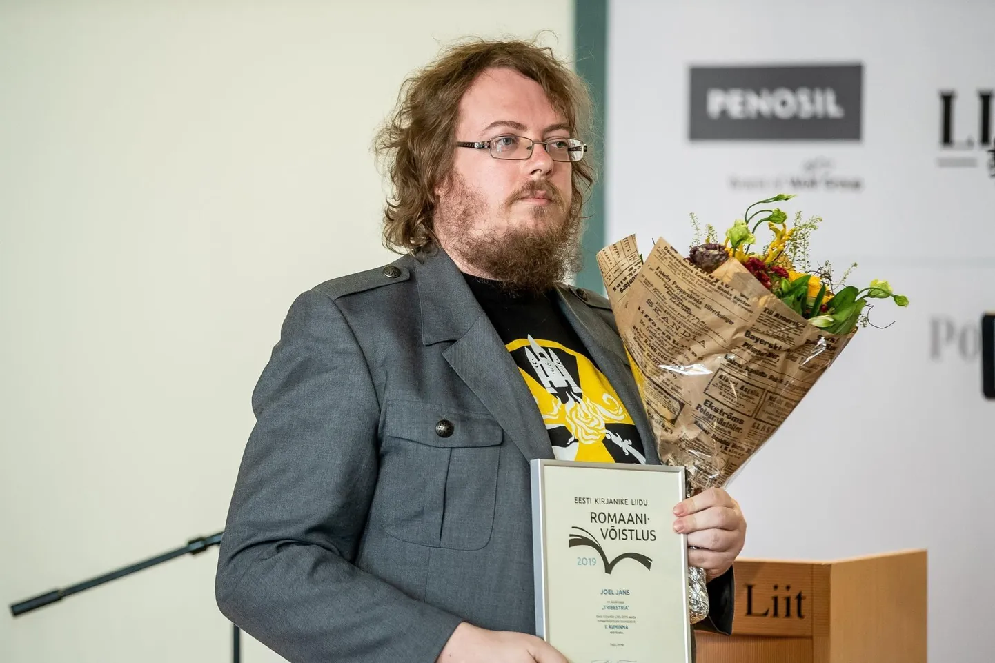 Joel Jans pälvis ulmeromaaniga «Tondilatern» Eesti kirjanike liidu 2019. aasta romaanivõistlusel teise koha ning 2020. aasta Stalkeri auhinna parima eesti autori romaani eest.
