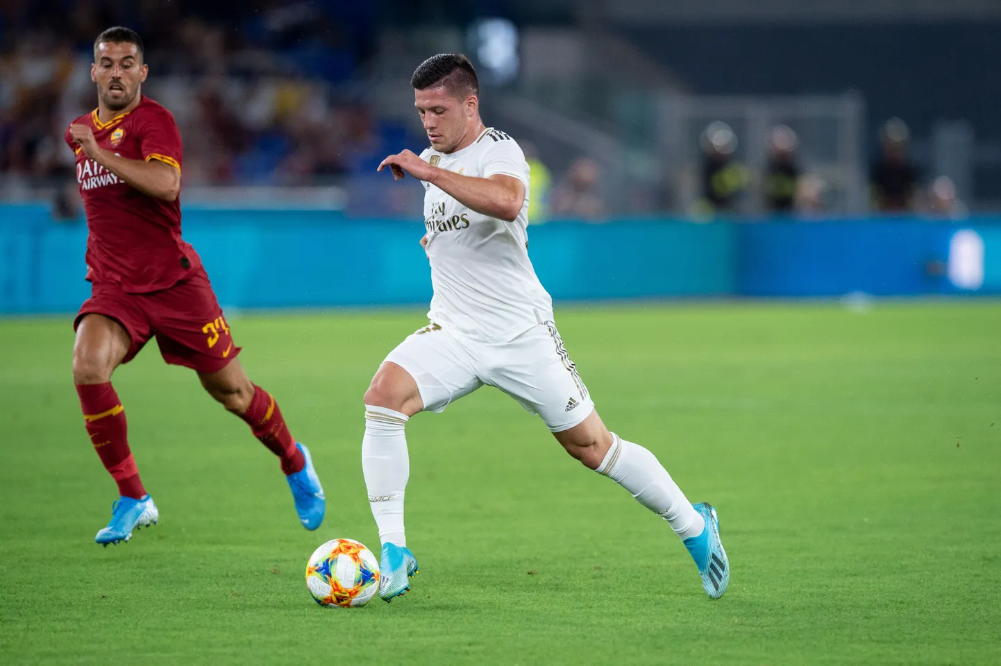 Luka Jovic valges.