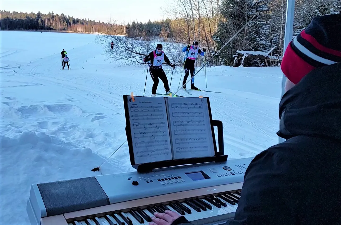 VIDEO Alutaguse naistemaratonil tervitas talvises metsas suusatajaid ...
