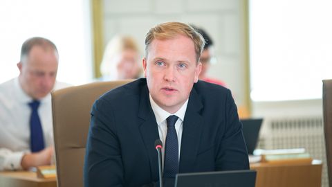 Latvija išče strateške investitorje za podjetji »Tet« in LMT