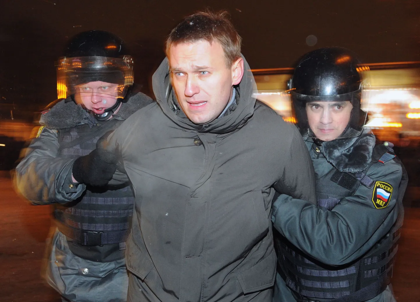Aleksei Navalnõi 5. märtsil Moskvas politseinike haardes.