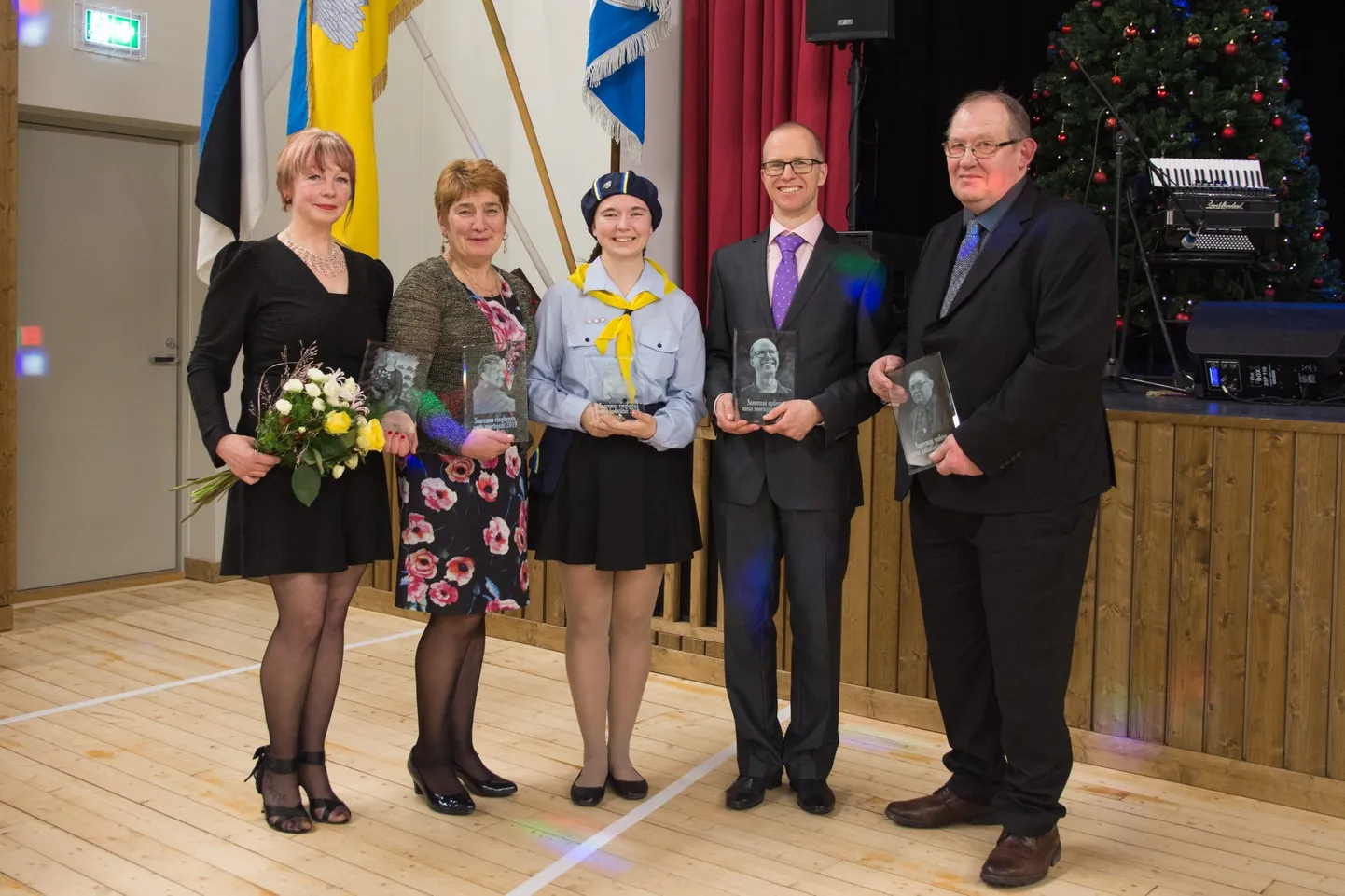 2019. aasta tublim naiskodukaitsja, Saaremaa kodutütarde noortejuht, kodutütar, Saaremaa maleva noortejuht ning Saaremaa Malev aasta kaitseliitlane. Pildilt puudu aasta noorkotkas 2019.