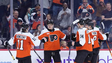 "Flyers" bez Ābola sastāvā izcīna uzvaru NHL mačā