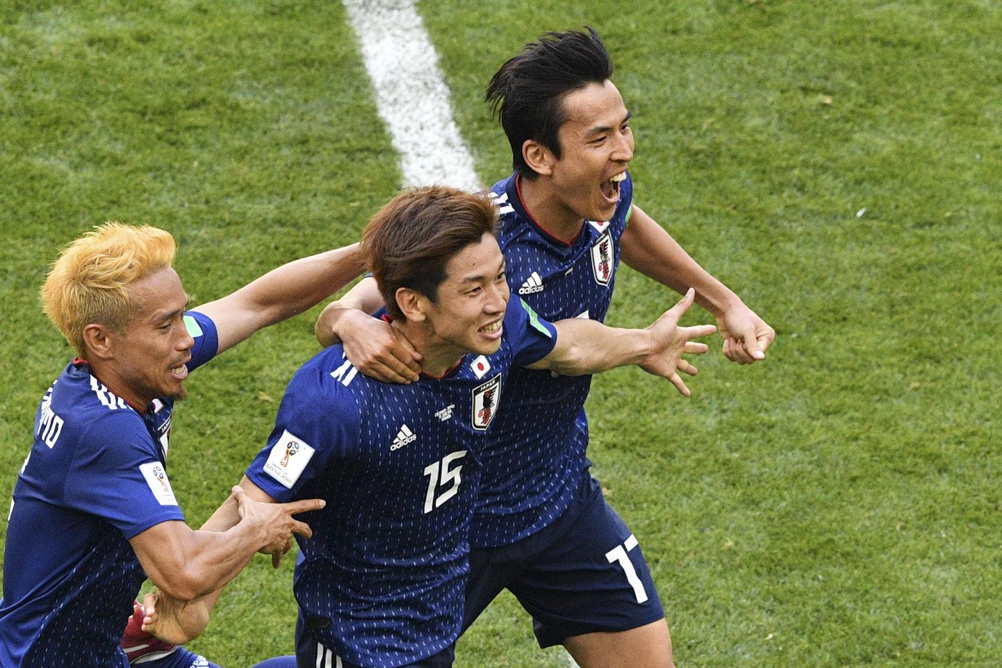 Jaapan tähistamas 2:1 võiduväravat Kolumbia üle.