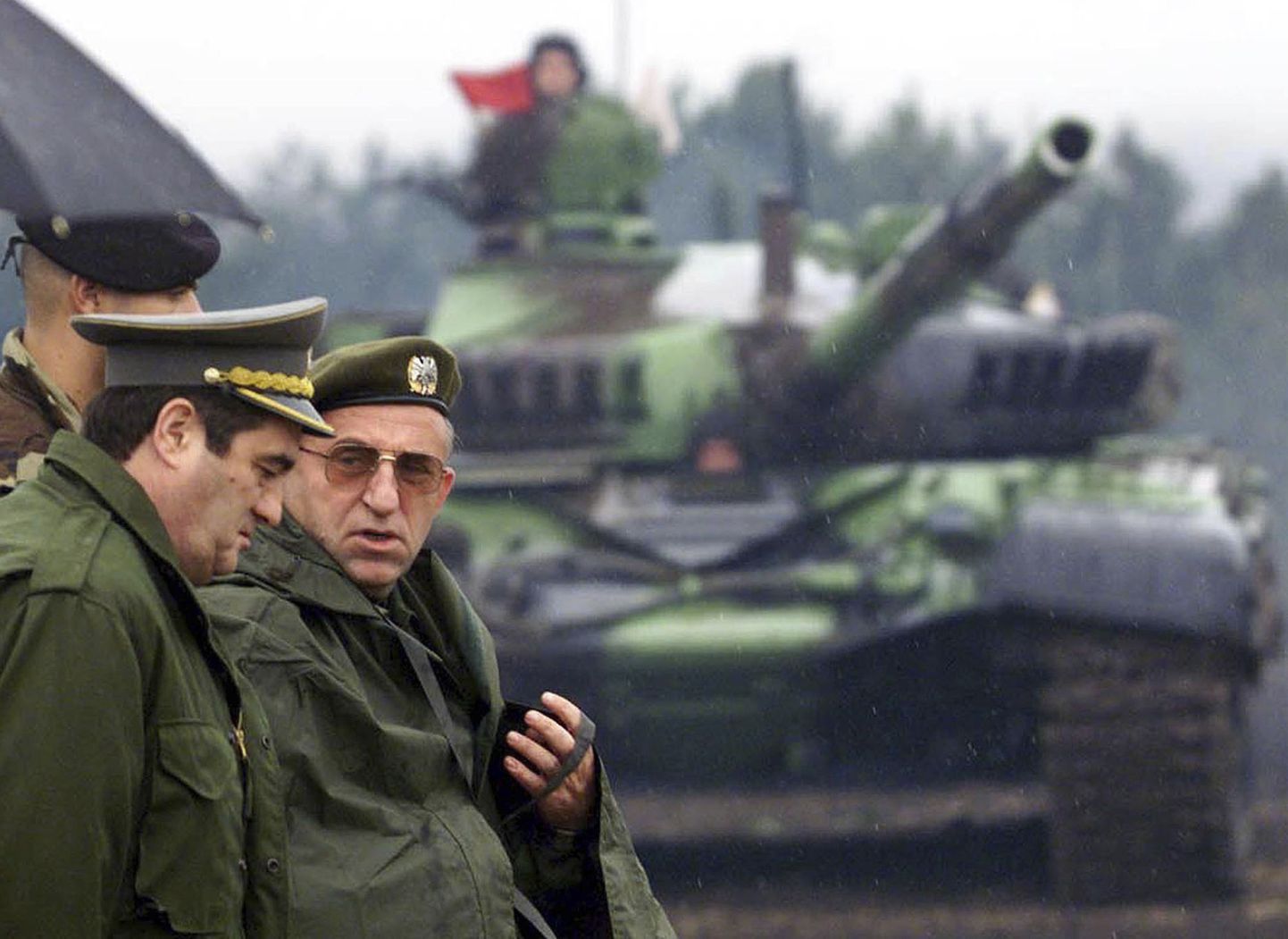 Endine Jugoslaavia sõjaväeülem Nebojsa Pavkovic ja kindral Vladimir Lazarevic.