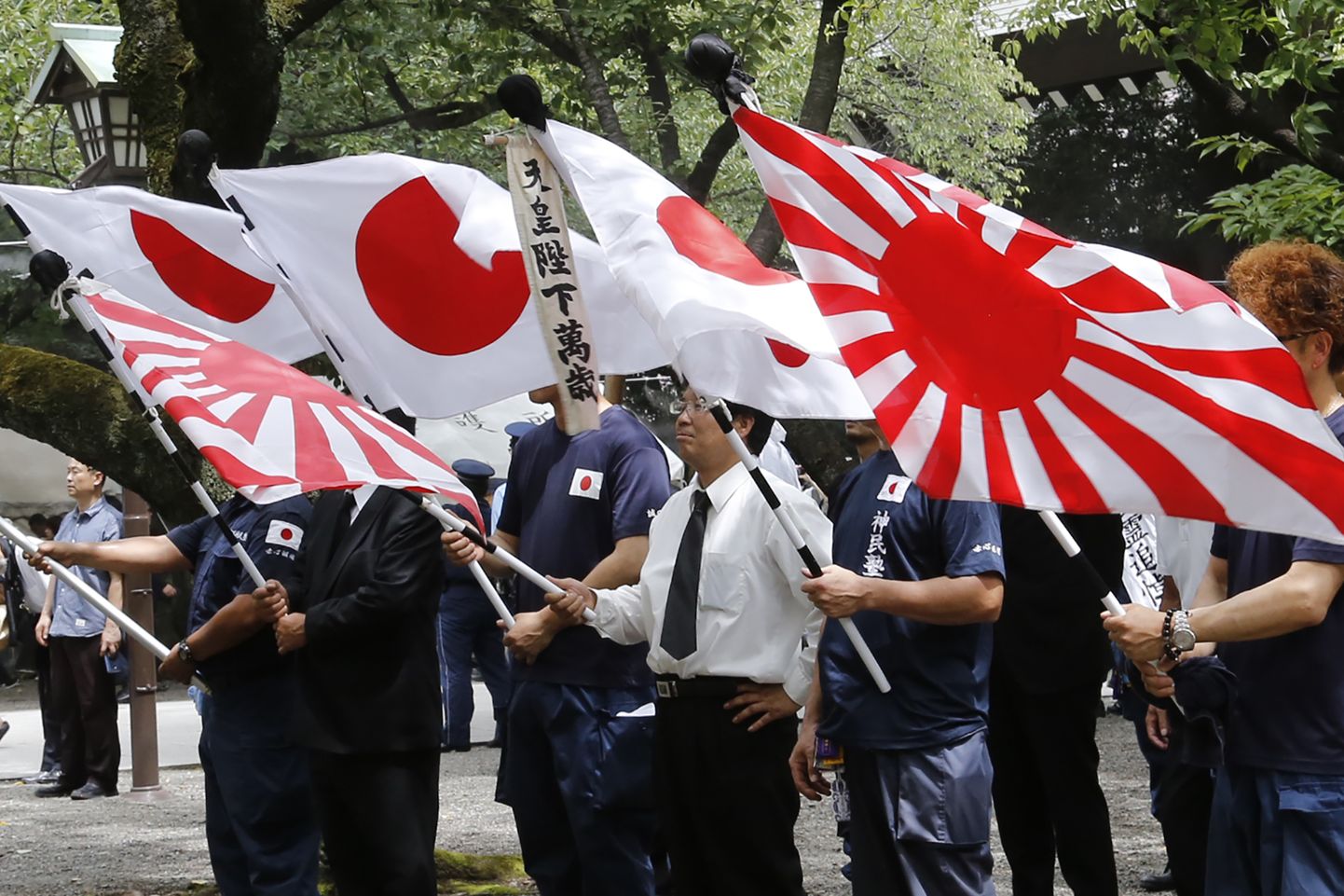 Jaapani «tõusva päikese» lipp.