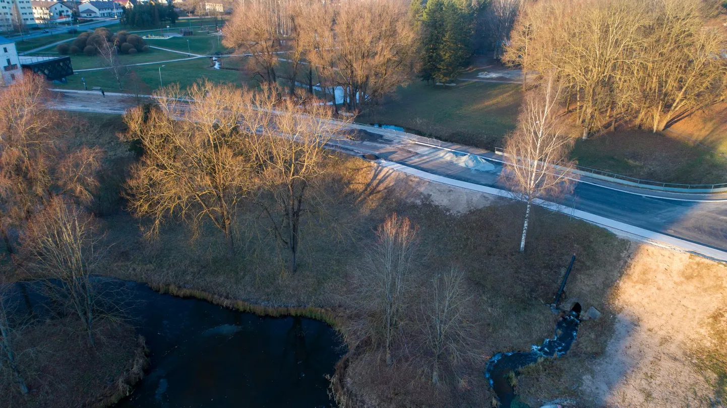 Tunnel on kavandatud Vaksali tänava alla poolsada meetrit praegusest truubikohast Kantreküla poole.