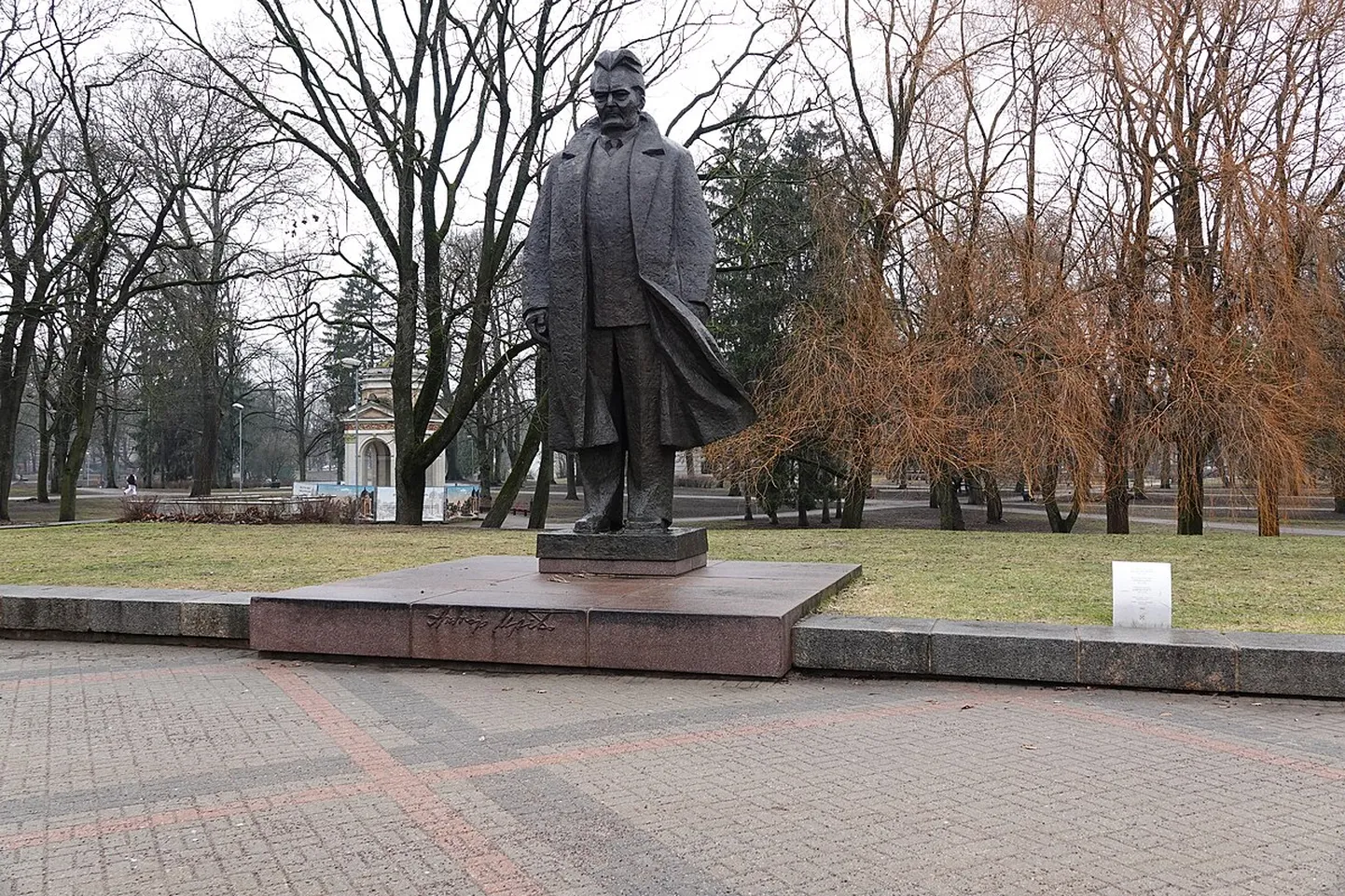 Andrejs Upītsi monument Riias