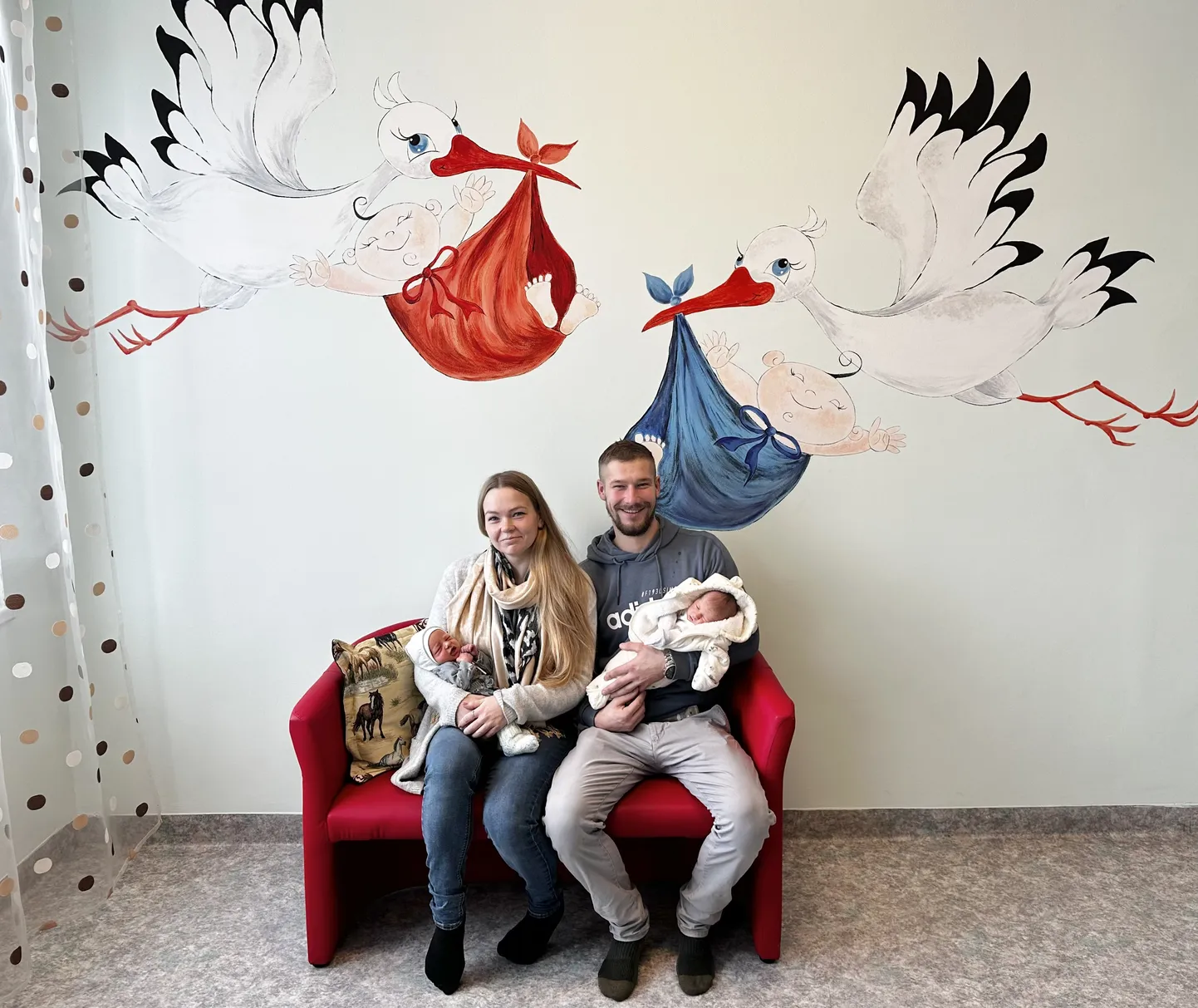 Kristin Karu ja Kermo Müür kaksikute Robini ja Loriiniga
