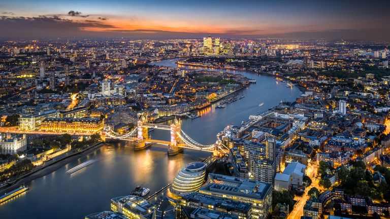 River Thames. London on maailma üks olulisemaid finantskeskusi.