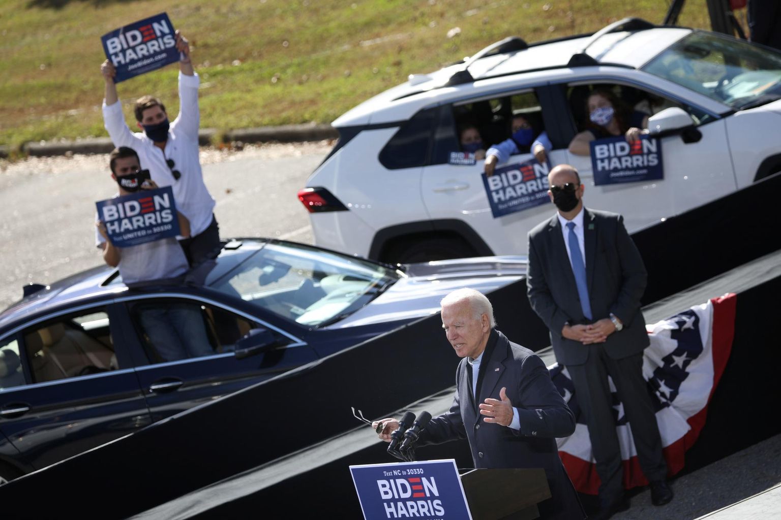 Demokraatide presidendikandidaat Joe Biden üleeile Durhamis valimisüritusel. 
