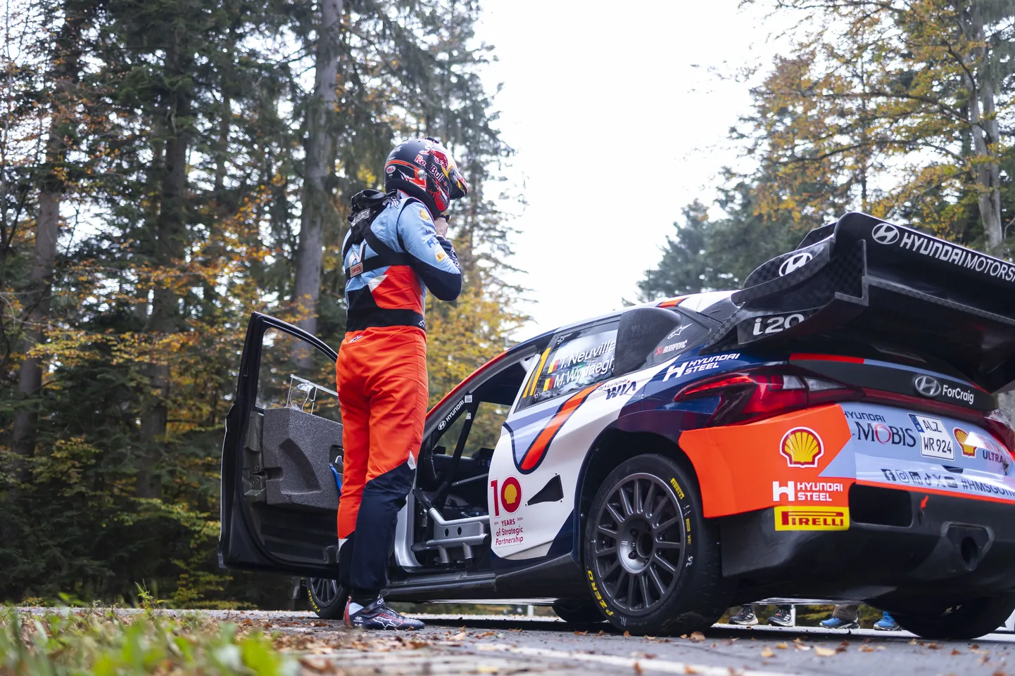 Hyundai i20 Rally1-auto. Foto on illustratiivne.
