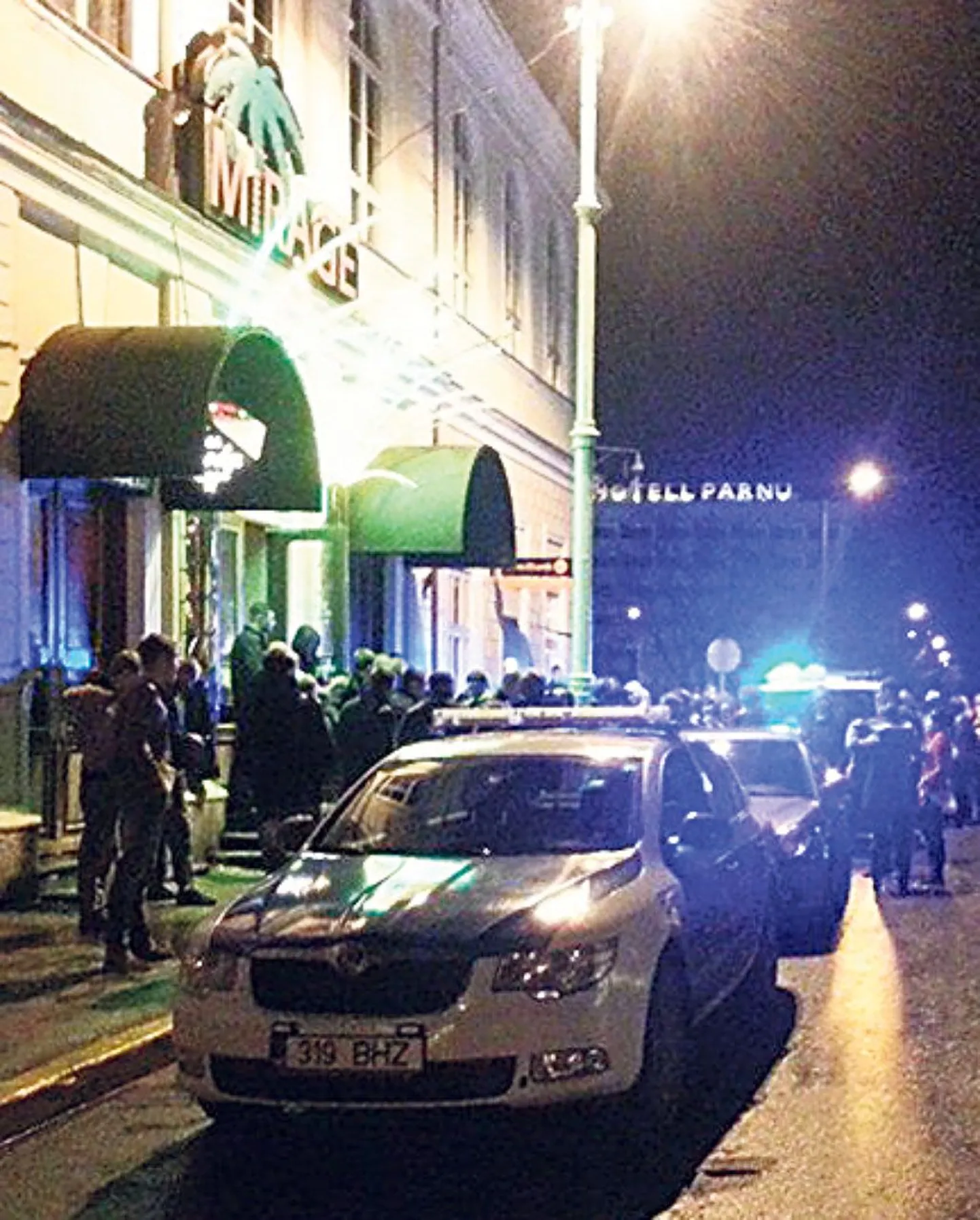 Politsei saatis Pärnu kesklinna klubi juures toimunud kaklust lahendama kolm ekipaaži.