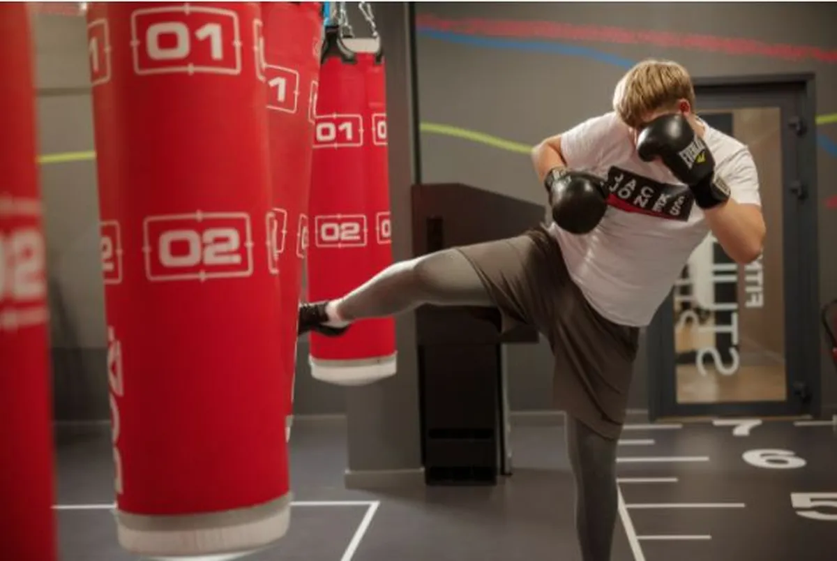 Спасибо спортивному залу MyFitness за разрешение использовать их помещения для фотосессии