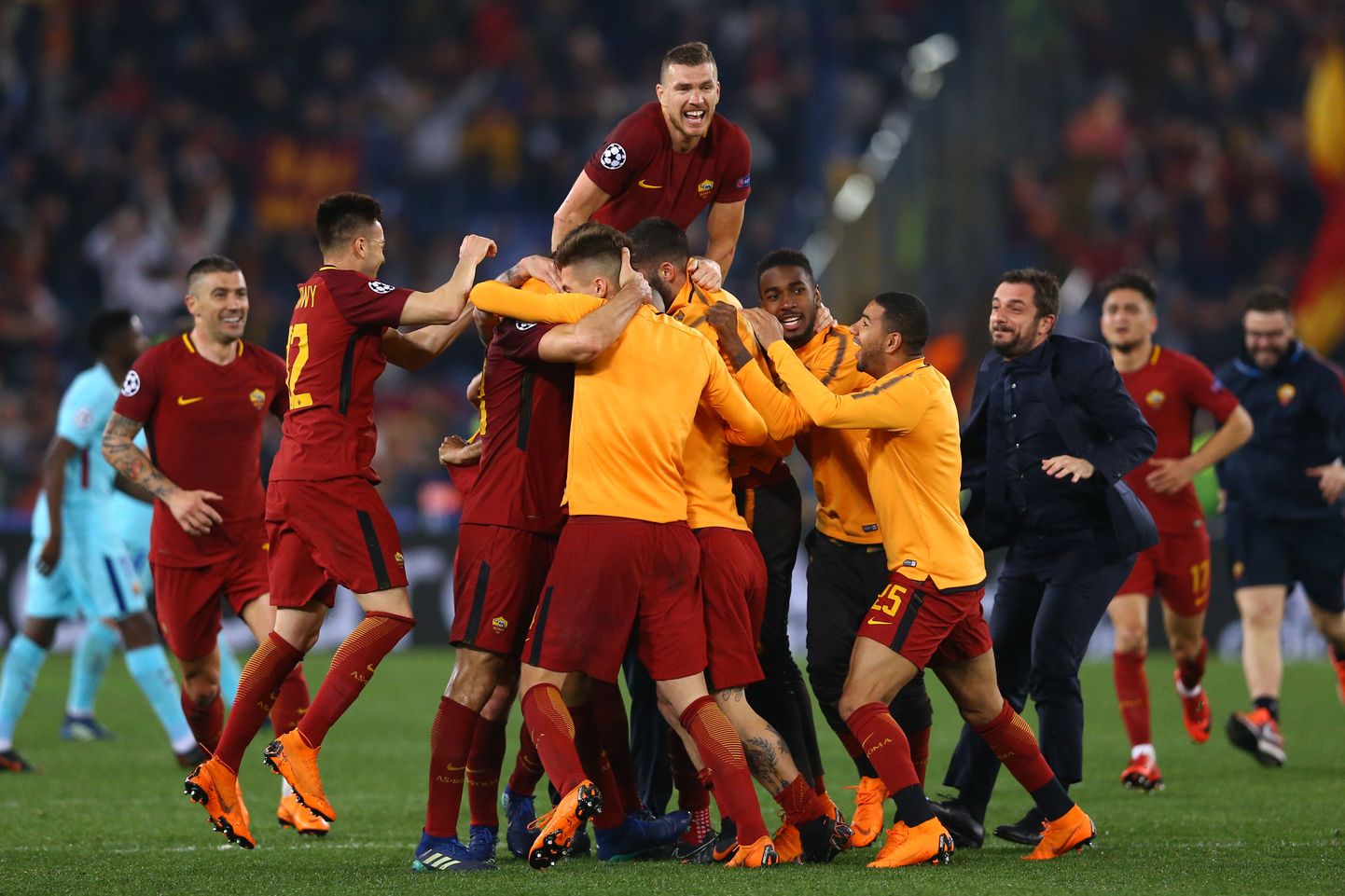 AS Roma tähistab edasipääsu