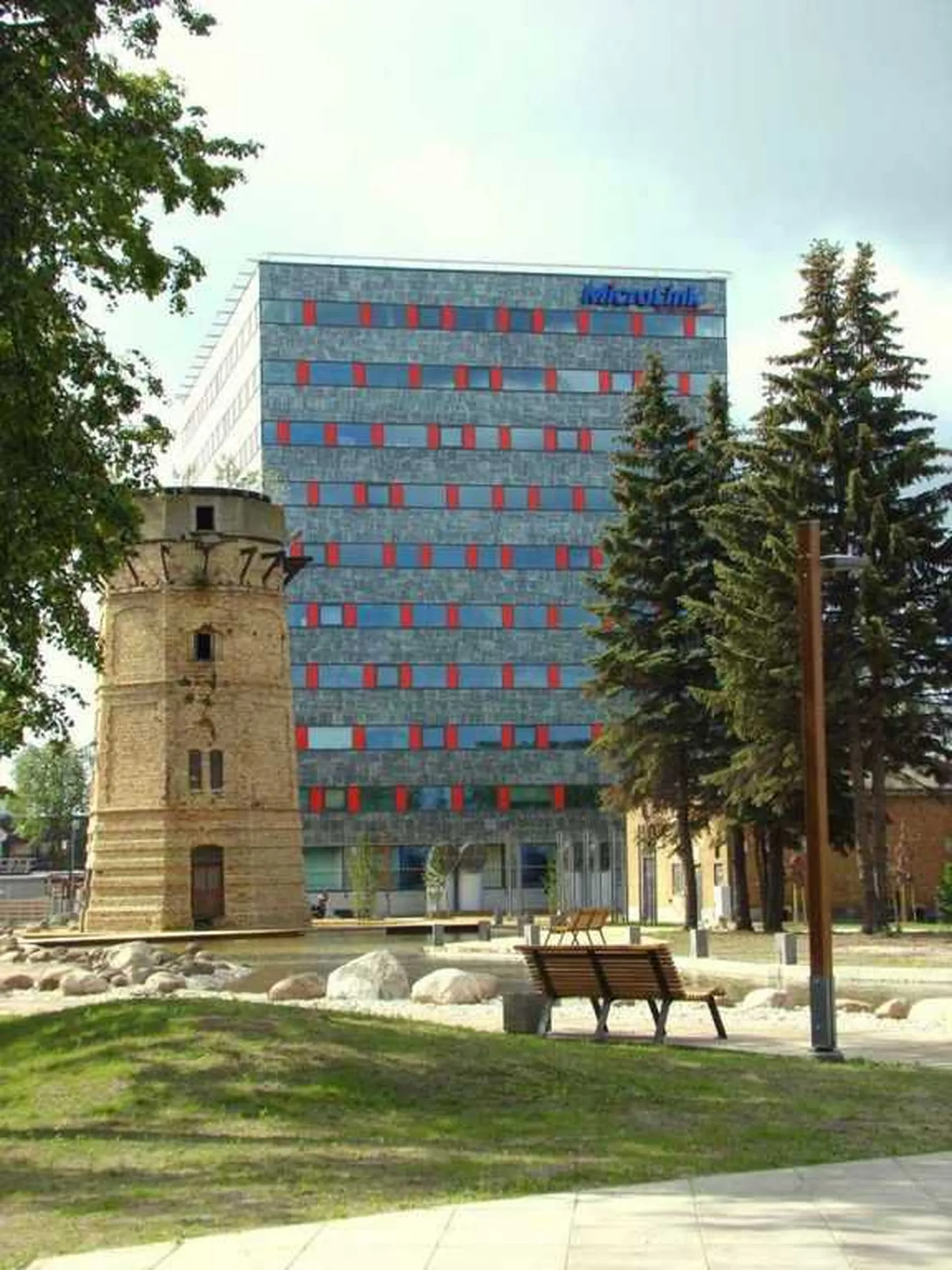Ülemiste Citysse tuleb Eesti IT-firmade koostöös loodav demokeskus. Pildil Ustus Aguri nimeline maja Ülemiste Citys.