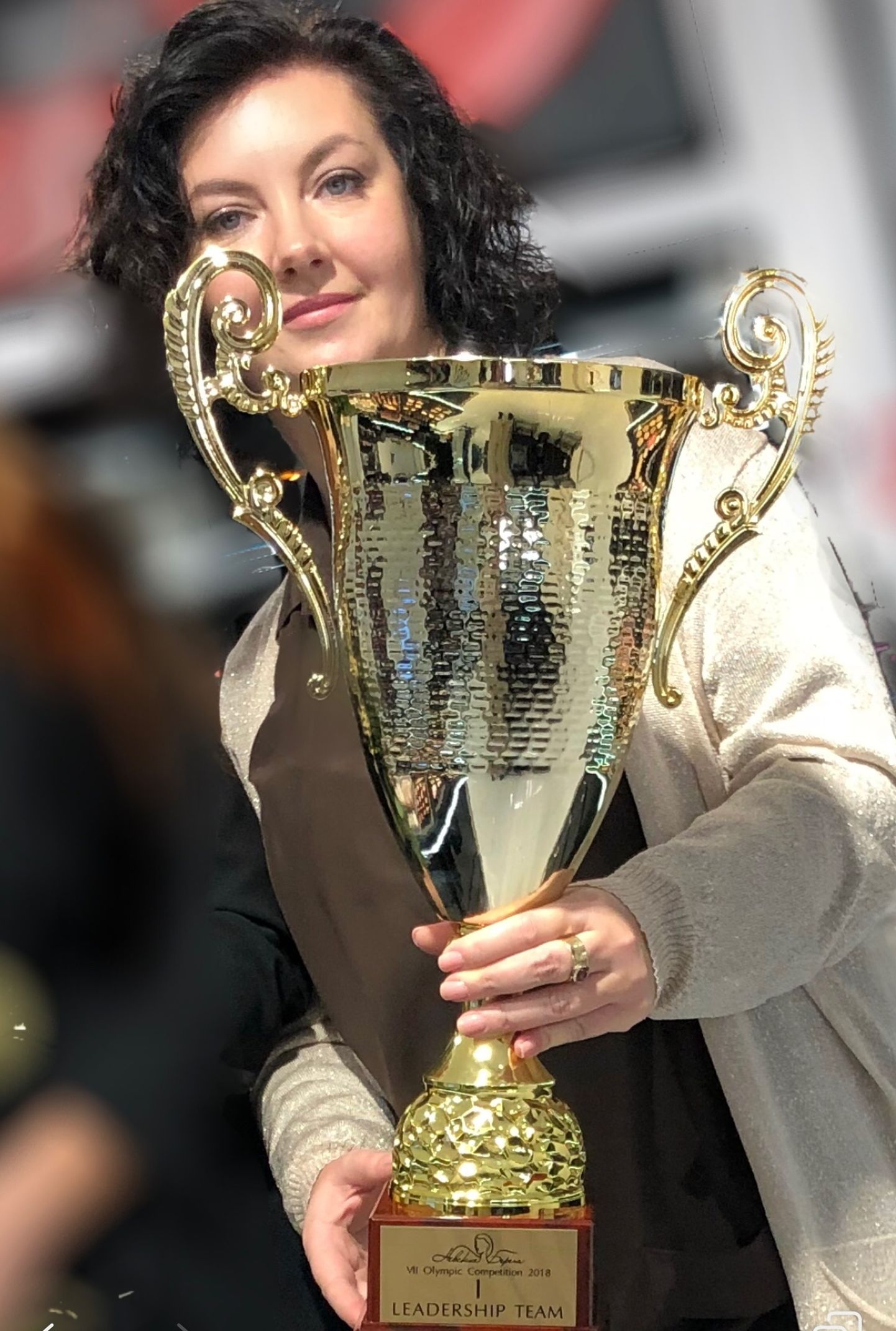 Софья Мирова с золотым кубком командного первенства после окончания чемпионата