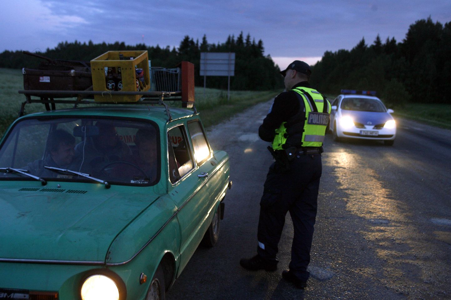 Politsei öise reidi ajal alkoholijoovet ning liikluskiirust kontrollimas.