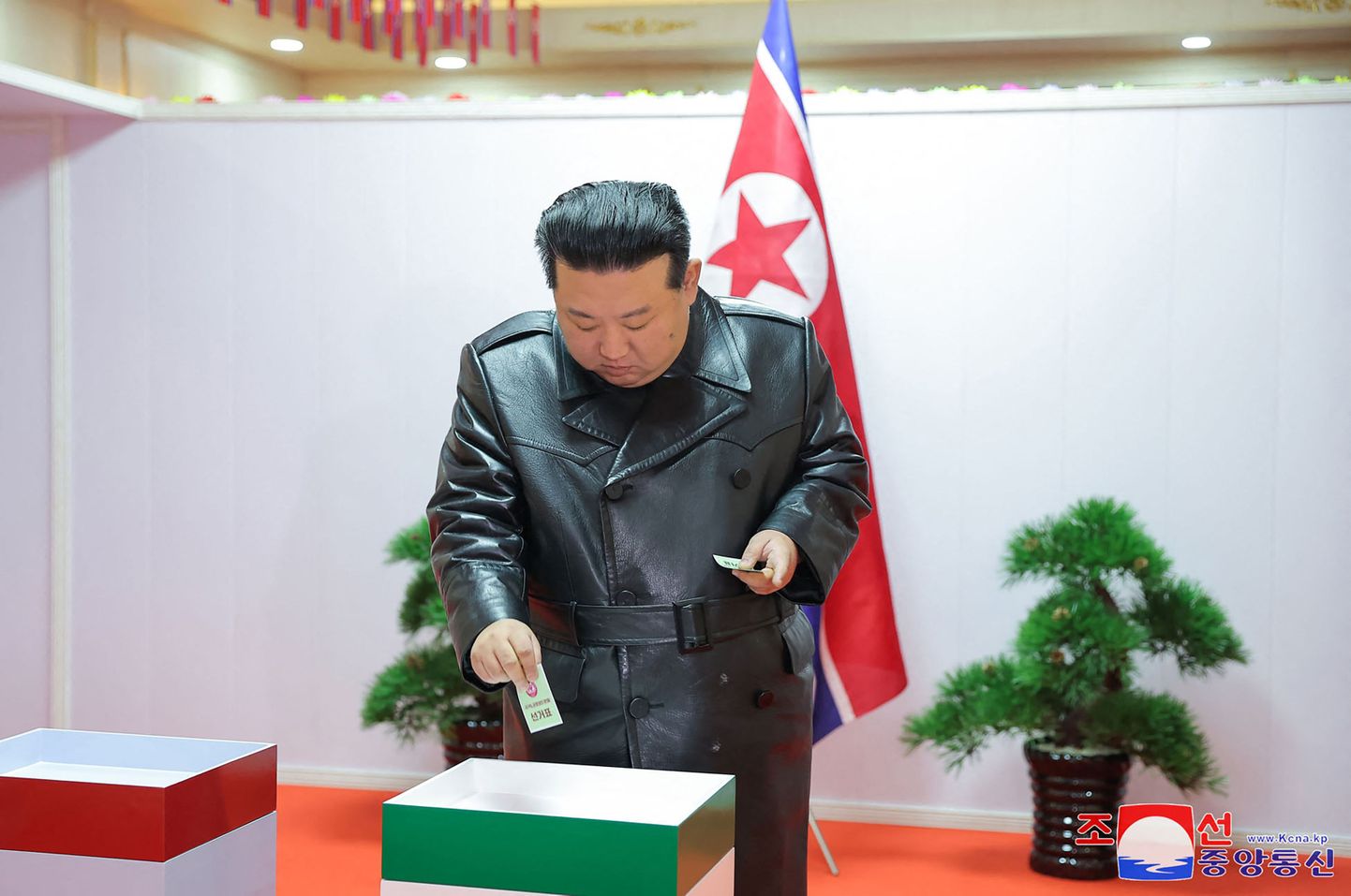 Kim Jong-un hääletamas 26. novembril 2023.