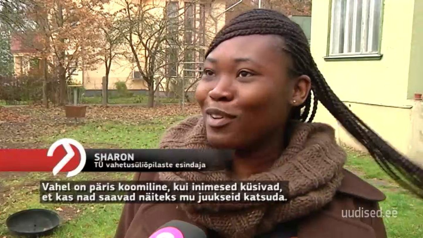 Африканка Шэрон приехала в Тарту по обмену.
