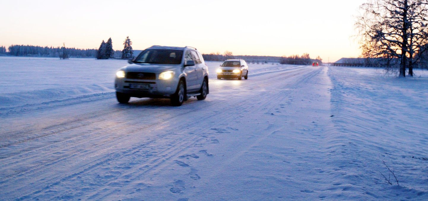 Talviste teeolude tõttu tasub liikluses ettevaatlik olla.