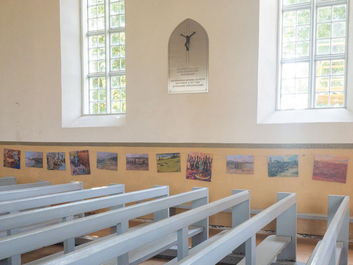 Sangaste kirikus saab näha Hannes Võrno maalide näitust.