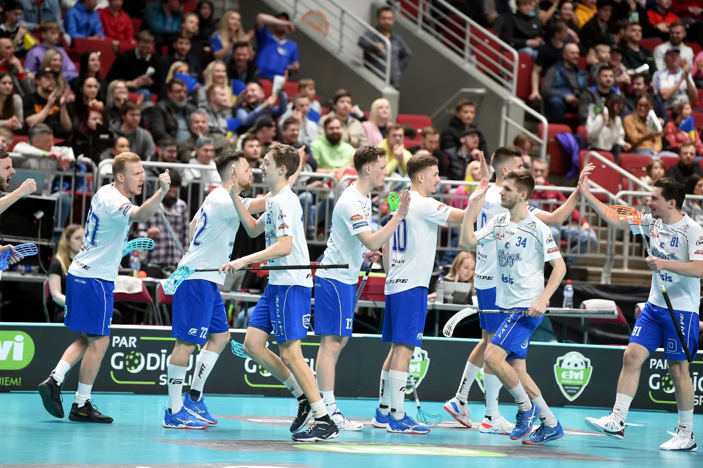 Cēsu "Lekrings" komanda piektdien "Arēnā Rīga" nodrošināja šīs sezonas "Elvi Florbola līgas" vīriešu turnīra čempiontitulu.