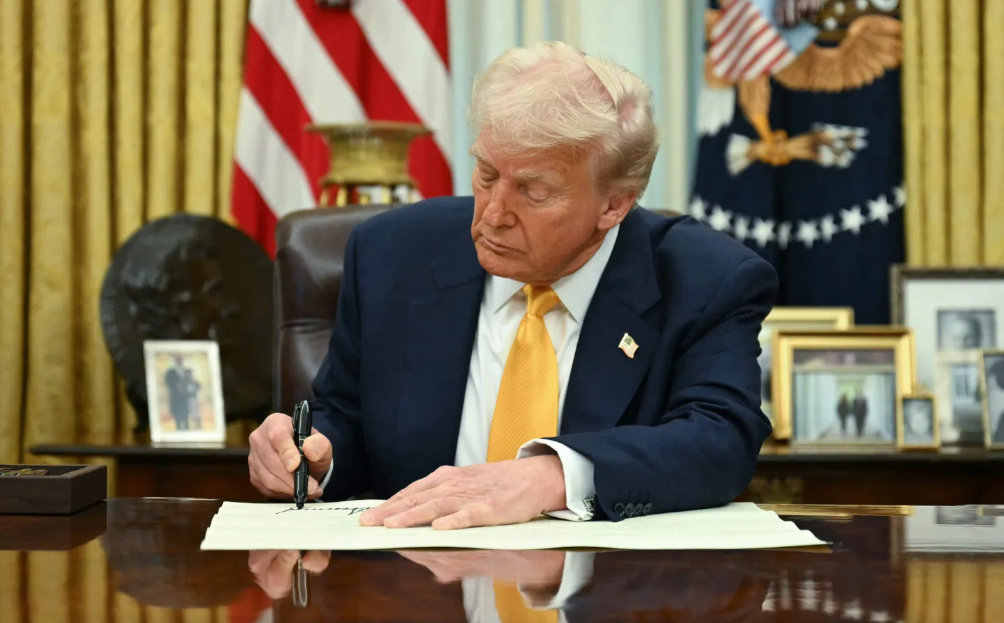 Ameerika Ühendriikide president Donald Trump saatis president Alar Karisele kirja.