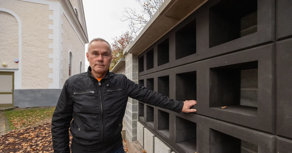 FOTOD Paide urnimüür saab viimast lihvi