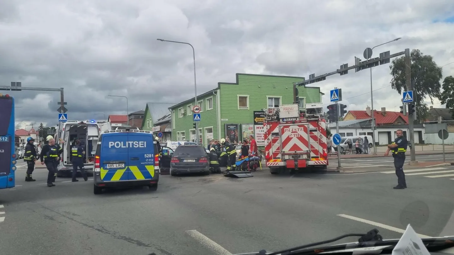 Авария в Пярну на Таллиннском шоссе.