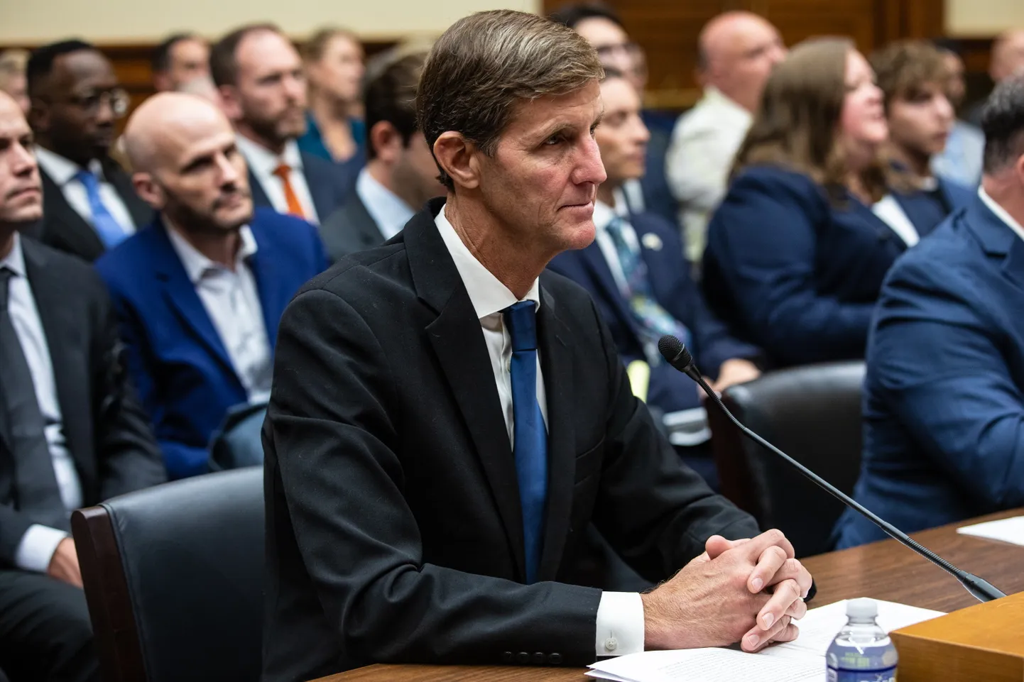 «Me ei tohi silmi kinni pigistada, vaid peame julgelt seda uut reaalsust aktsepteerima ja sellest õppima,» ütles USA mereväe erukontradmiral Tim Gallaudet.