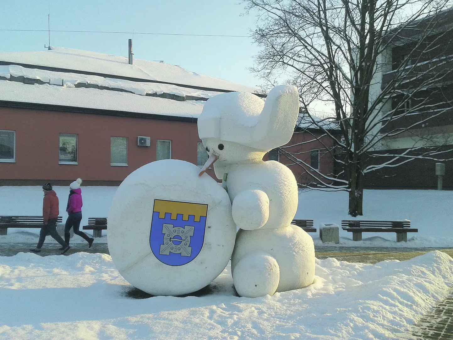 Lumememmedest on kümne aastaga saanud Dobele talvesümbol