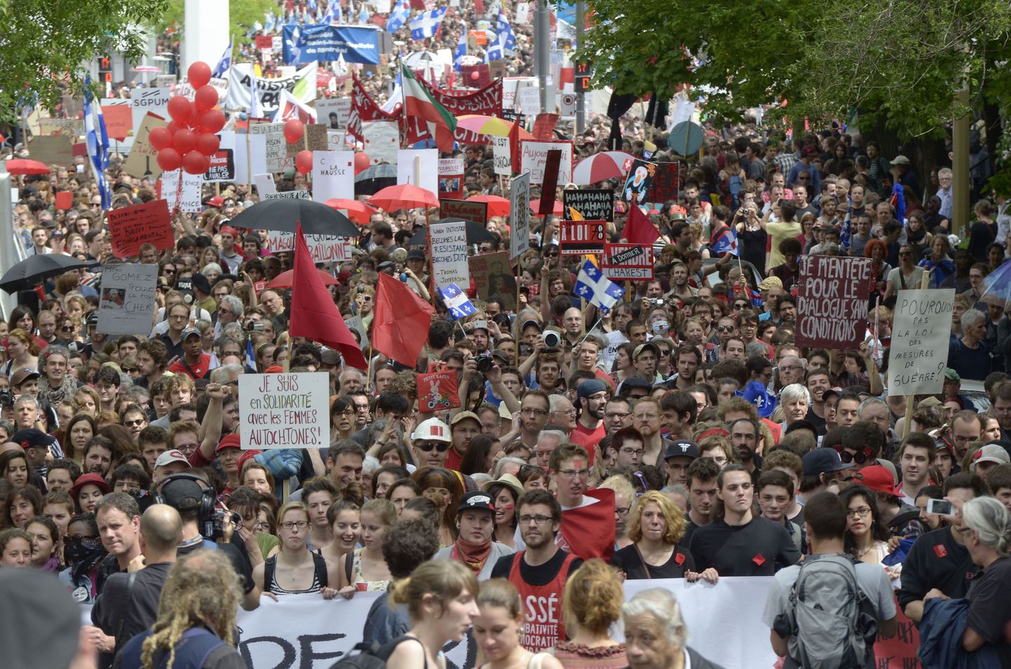 Tudengid mullu mais Montrealis toimunud meeleavaldusel.